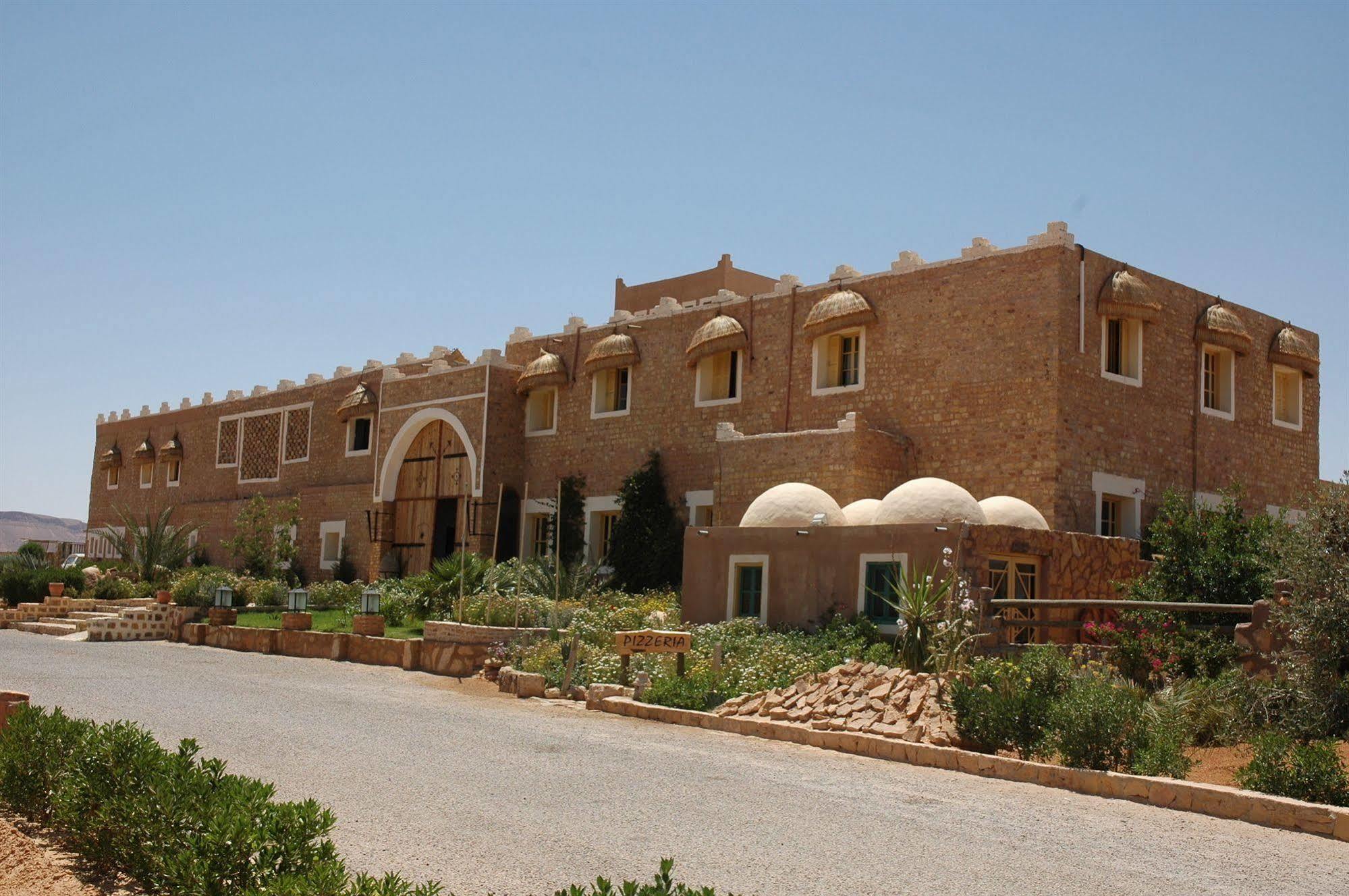 Hotel Dakyanus Tataouine Extérieur photo